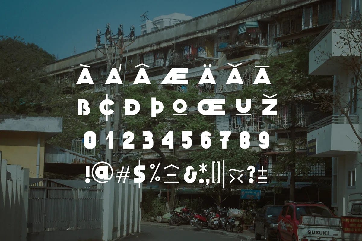 Classique Saigon Typeface preview 3