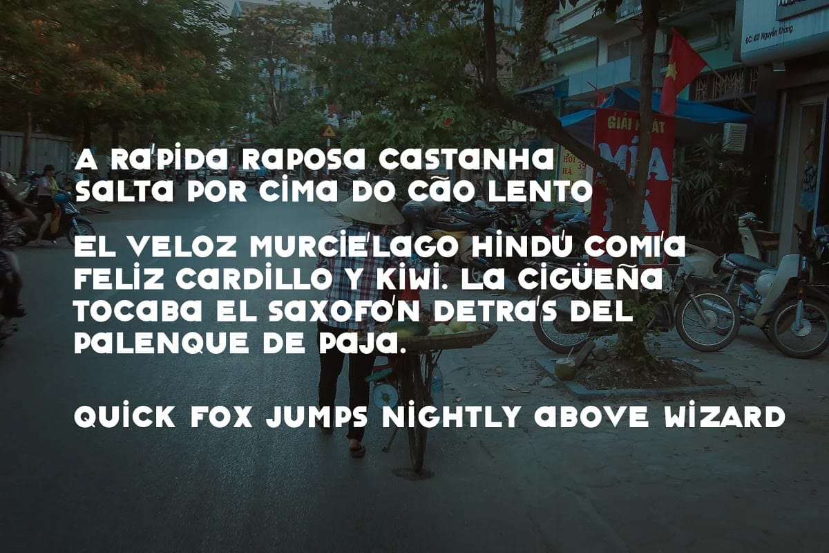 Classique Saigon Typeface preview 5